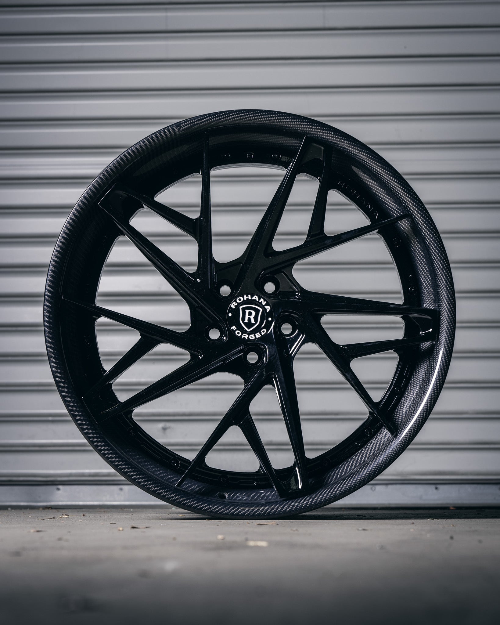 RFG13 Gloss Black Carbon Lip (7).jpg