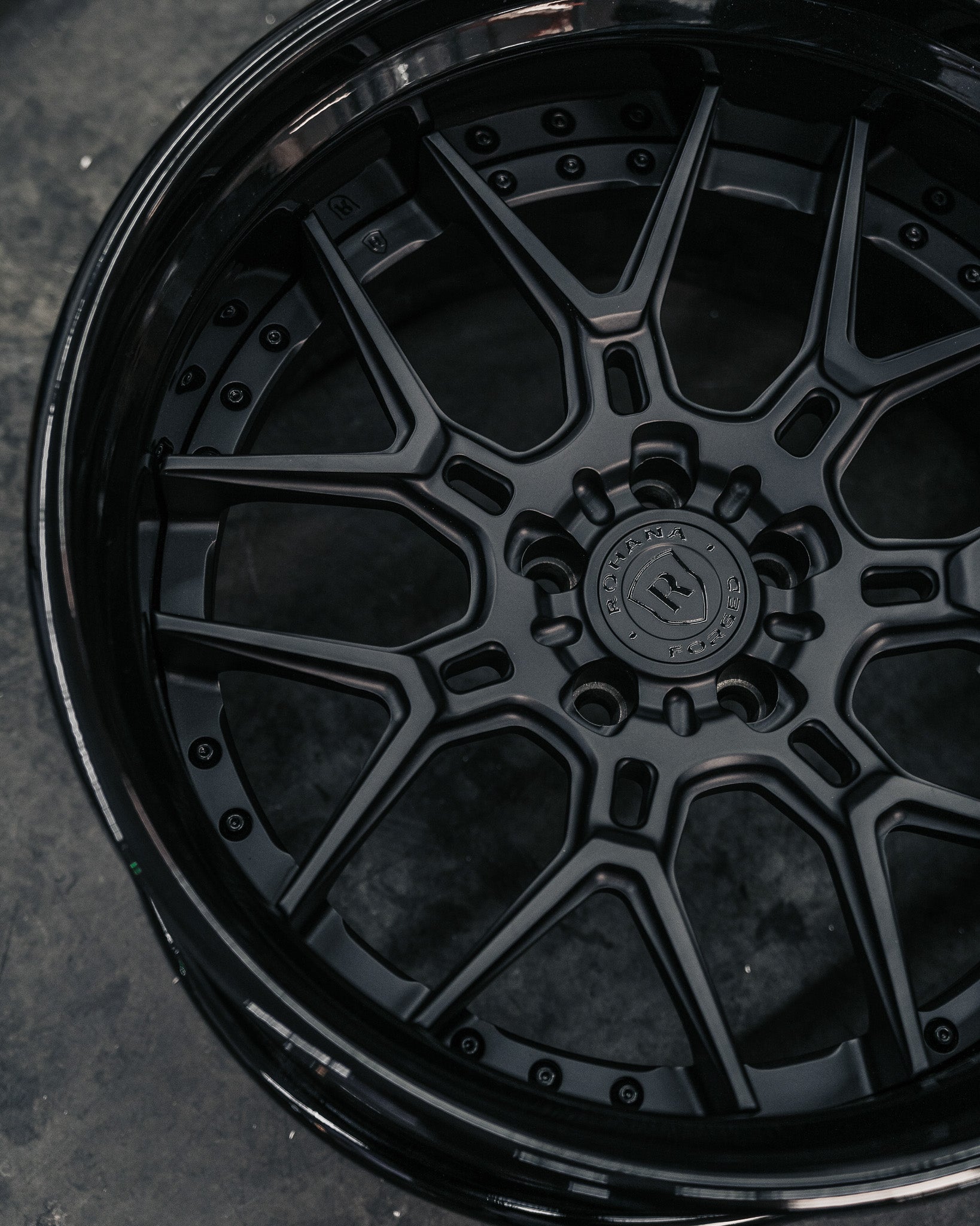 RFG7 Satin Black Gloss Lip (2).jpg